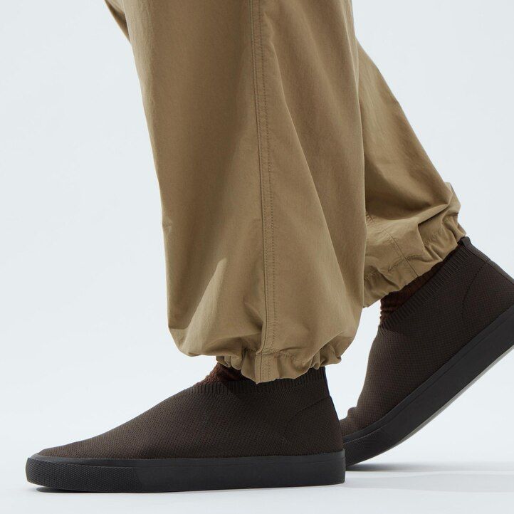 uniqlo wide fit parachutergo mens trousers olive