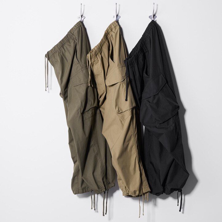 uniqlo wide fit parachutergo mens trousers olive
