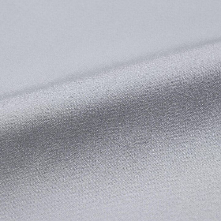 white womens uniqlo satin sleeved blouse