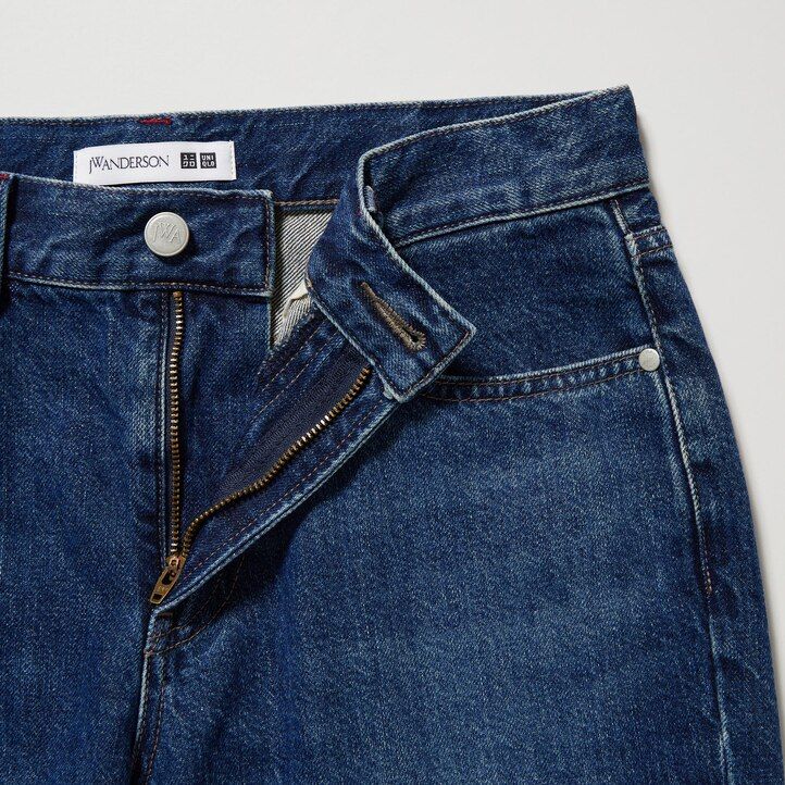 dark grey womens uniqlo slim fit straight leg jeans